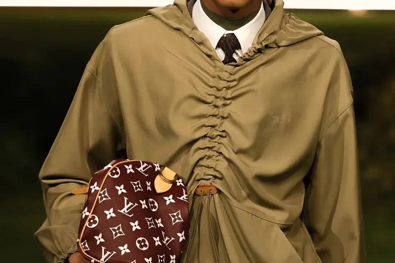 A model wears a creation as part of the Louis Vuitton Fall/Winter 2026-2027 Men’s collection presented in Paris, Tuesday, Jan. 20, 2026. (AP Photo/Thomas Padilla)