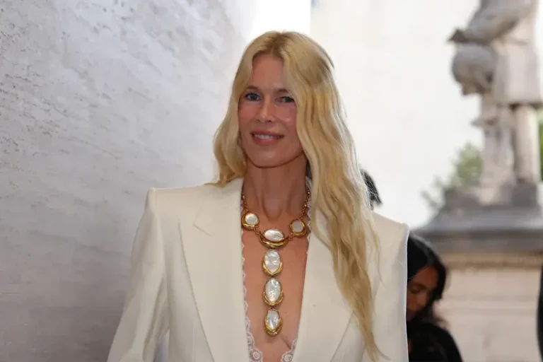 Claudia Schiffer attends the Chloe Womenswear Spring Summer 2027 collection presented in Paris, Thursday, Oct. 1, 2026. (AP Photo/Aurelien Morissard)