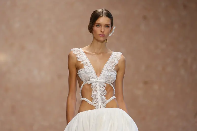 A model wears a creation as part of the Chloe Womenswear Spring Summer 2027 collection presented in Paris, France, Thursday, Oct. 1, 2026. (AP Photo/Aurelien Morissard)